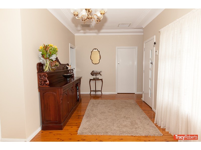 109 Binalong Rd, Old Toongabbie NSW 2146