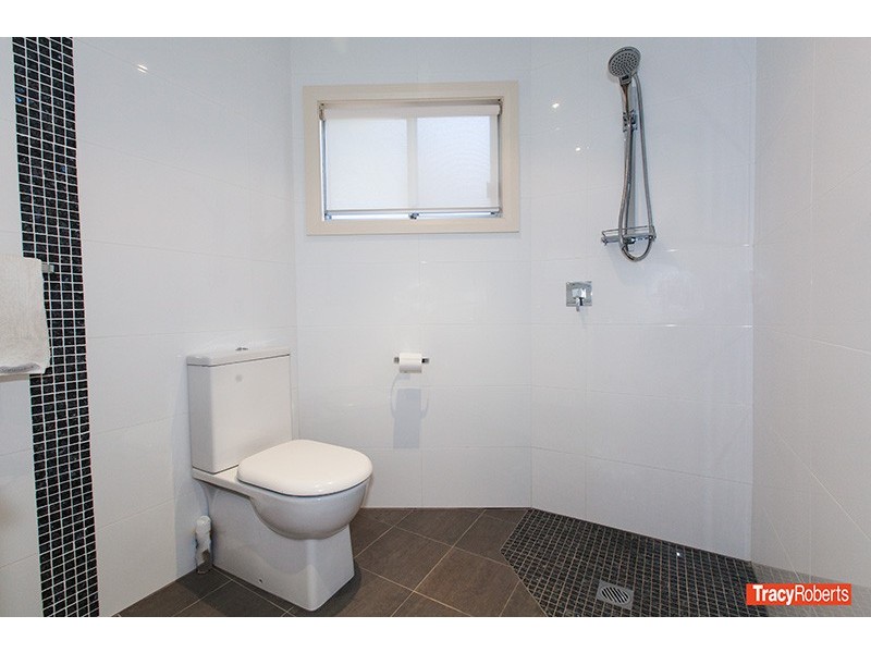 31 Favell St, Toongabbie NSW 2146