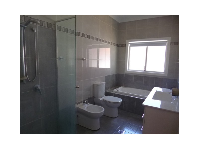 17 Carinya Road, Girraween NSW 2145