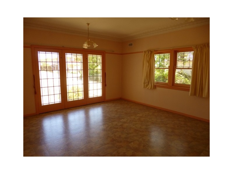 17 Carinya Road, Girraween NSW 2145