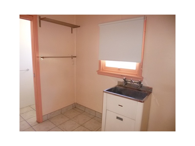 17 Carinya Road, Girraween NSW 2145
