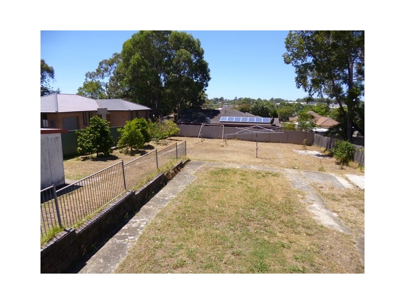 17 Carinya Road, Girraween NSW 2145