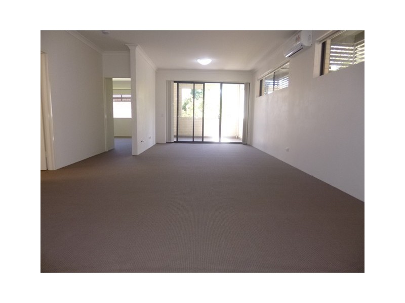 4/16 Caroline Street, Westmead NSW 2145