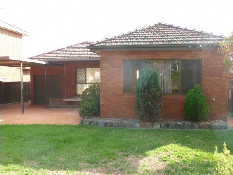 10 Hazel St, Girraween NSW 2145