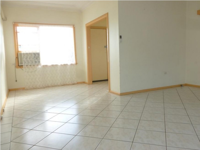 10 Hazel St, Girraween NSW 2145