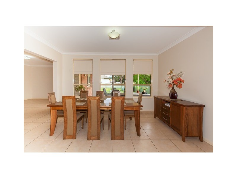 42 Bungaree Rd, Toongabbie NSW 2146