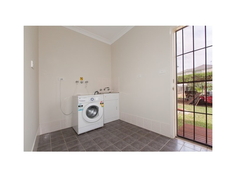 42 Bungaree Rd, Toongabbie NSW 2146