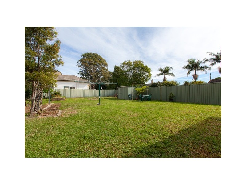 42 Bungaree Rd, Toongabbie NSW 2146