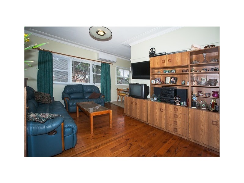 6 Flamingo Pl, Pendle Hill NSW 2145