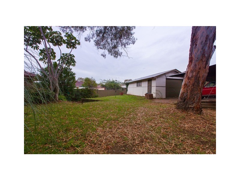 6 Flamingo Pl, Pendle Hill NSW 2145