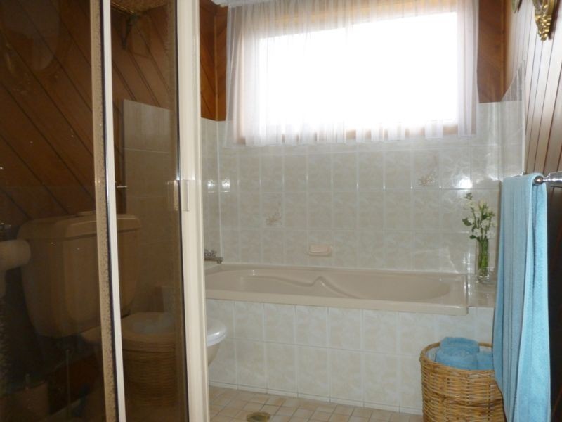 8 Bando Rd, Girraween NSW 2145