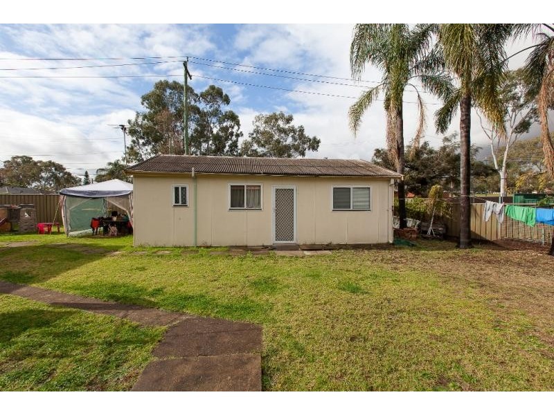 2 Wirralee St, South Wentworthville NSW 2145