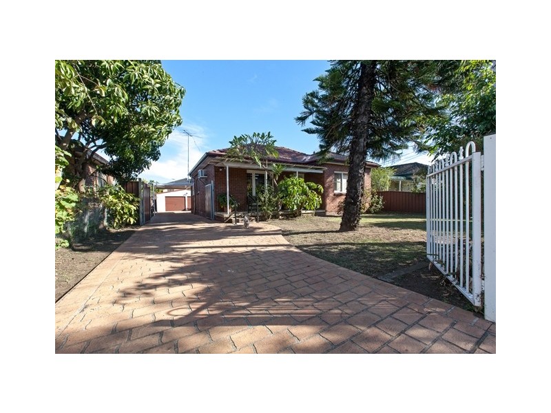 57 Cathcart St, Fairfield NSW 2165