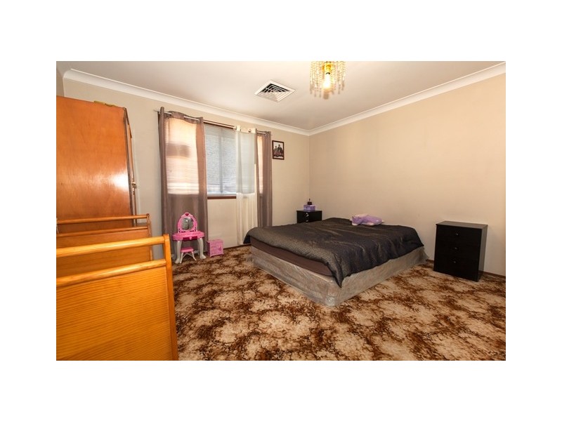 11 Casino Rd, Greystanes NSW 2145