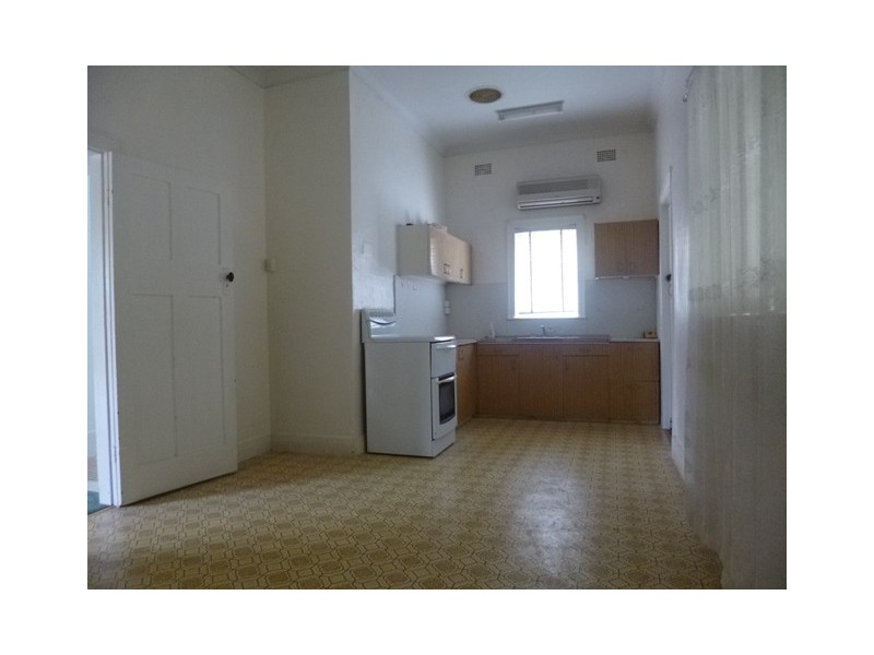 6 Fullagar Rd, Wentworthville NSW 2145