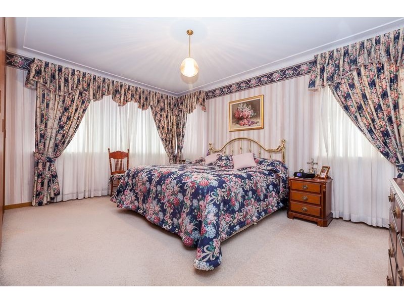 37 Lyle St, Girraween NSW 2145