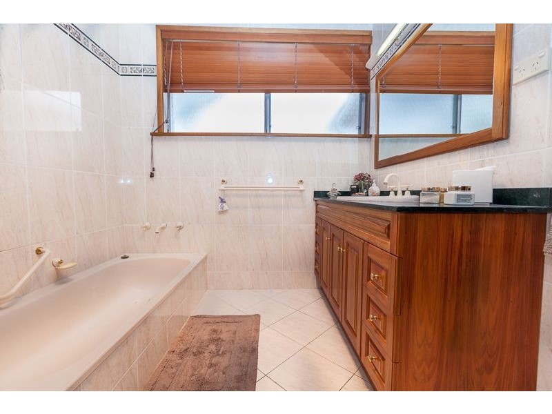 37 Lyle St, Girraween NSW 2145