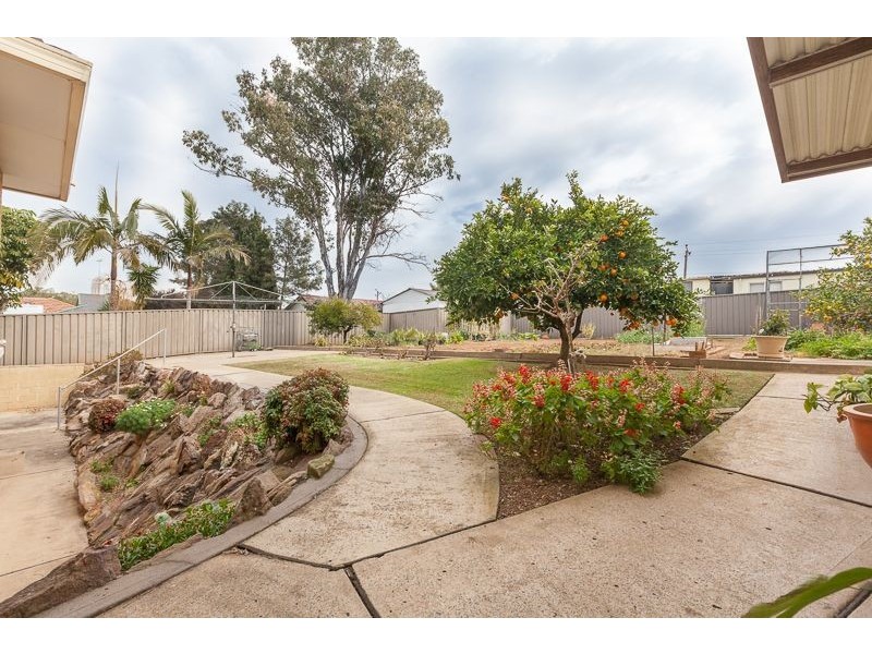 37 Lyle St, Girraween NSW 2145