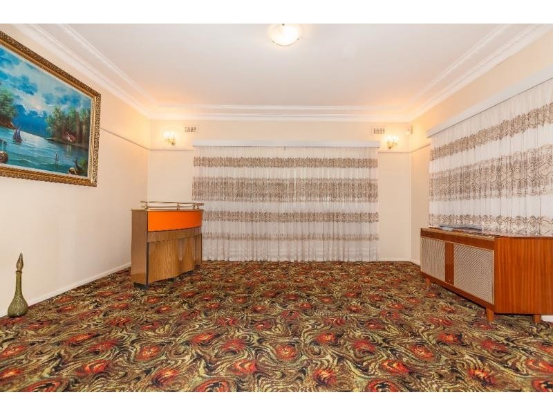 38 Lyle St, Girraween NSW 2145