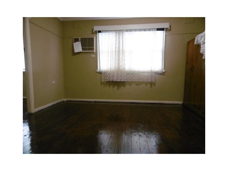 76 Hilltop Rd, Merrylands NSW 2160