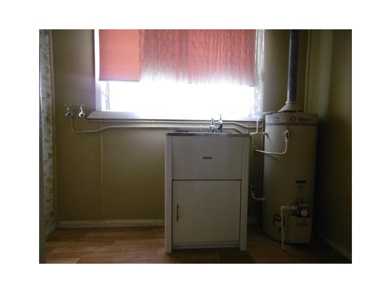 76 Hilltop Rd, Merrylands NSW 2160