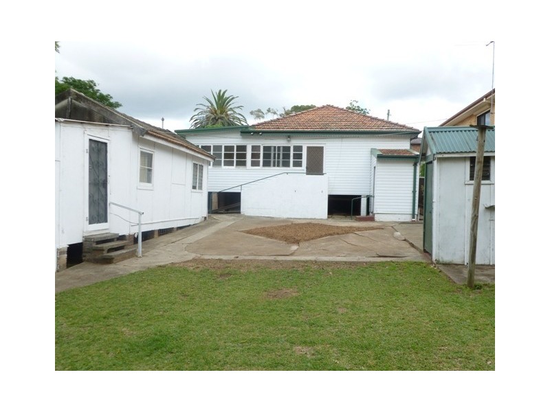 11 Bringelly Street, Pendle Hill NSW 2145