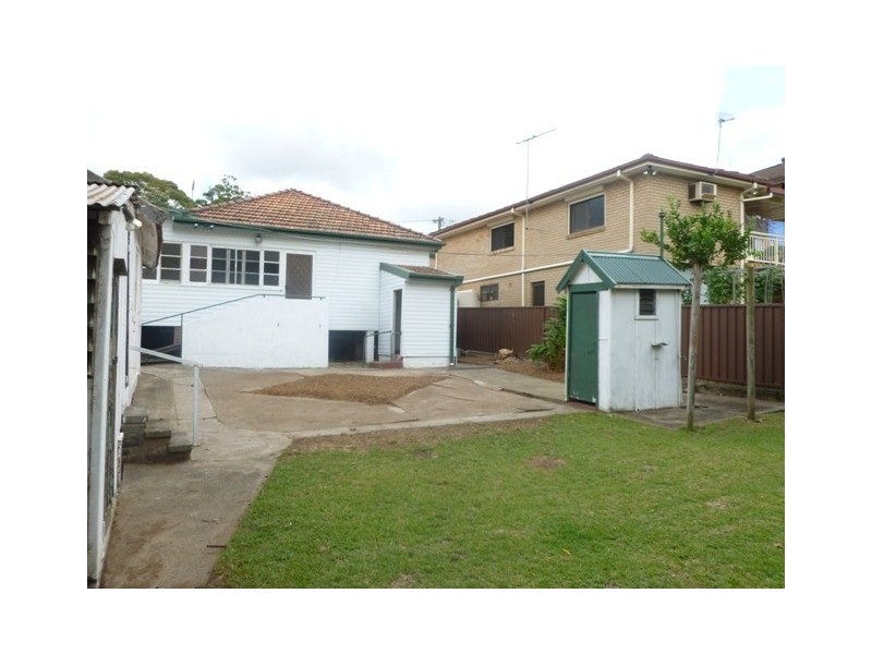 11 Bringelly Street, Pendle Hill NSW 2145