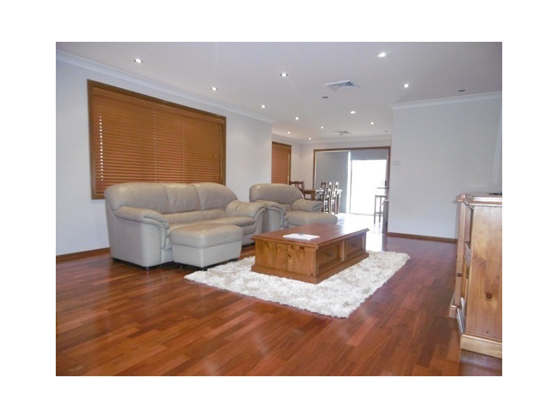 18 Bluebell Close, Glenmore Park NSW 2745