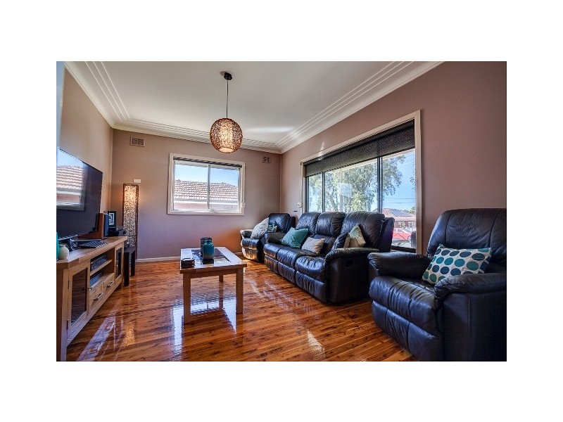 21 Frederick St, Pendle Hill NSW 2145