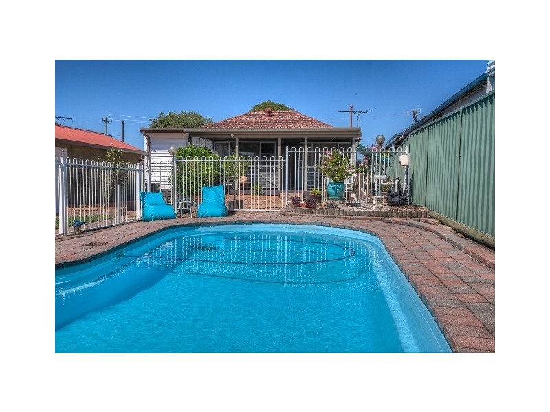 21 Frederick St, Pendle Hill NSW 2145