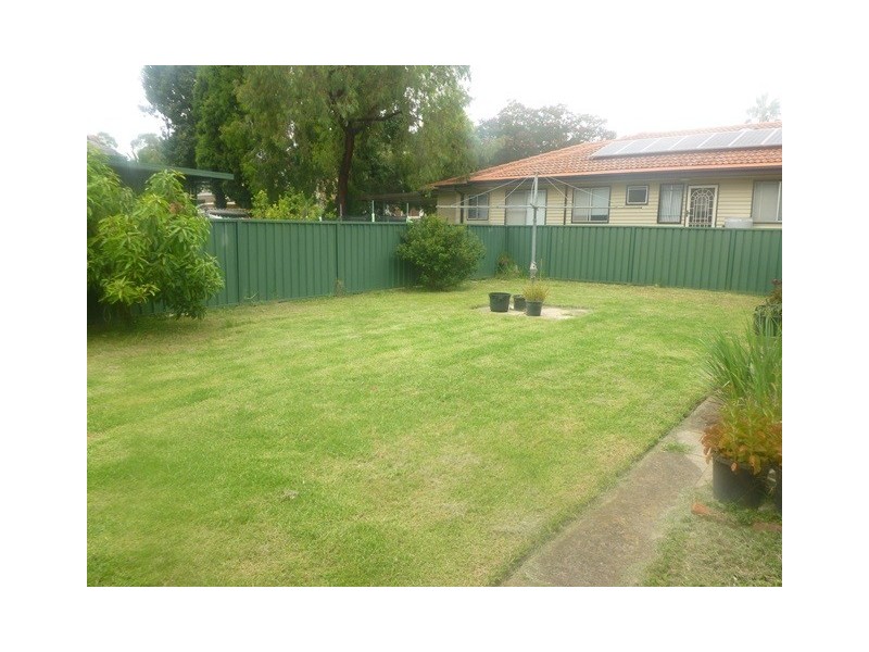 20 Palm St, Girraween NSW 2145