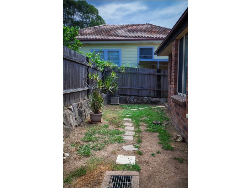 2A Binya St, Pendle Hill NSW 2145