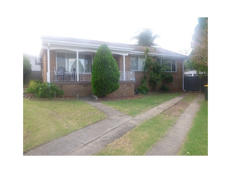 24 Sapphire St, Greystanes NSW 2145