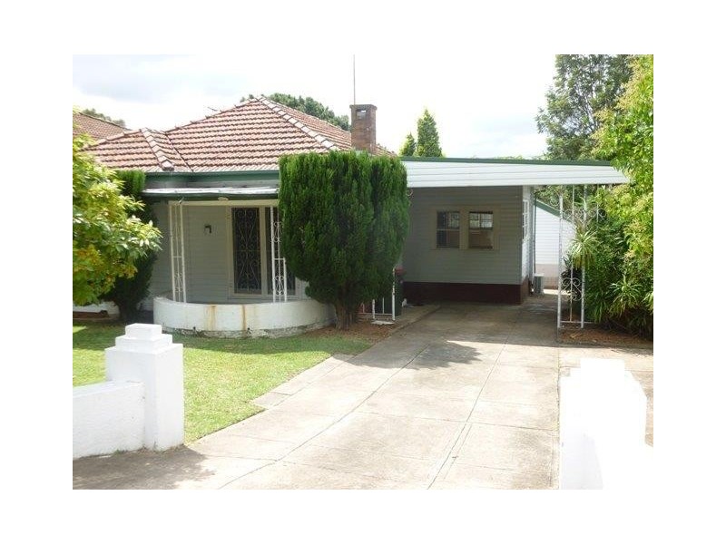 11 Bringelly Avenue, Pendle Hill NSW 2145