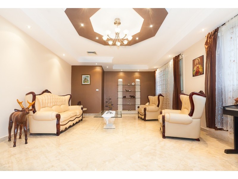 169 Whalans Rd, Greystanes NSW 2145