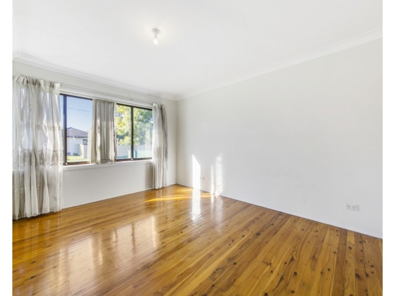 20 Palm St, Girraween NSW 2145