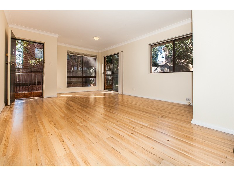 9/211 Hawkesbury Rd, Westmead NSW 2145