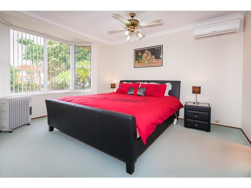 13 Gundagai Cr, Wakeley NSW 2176