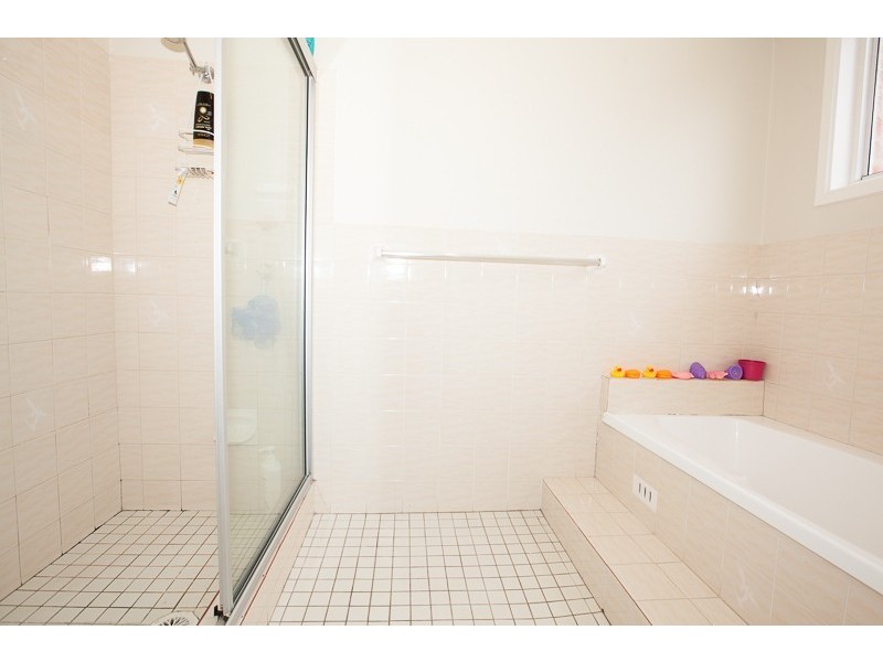 13 Gundagai Cr, Wakeley NSW 2176