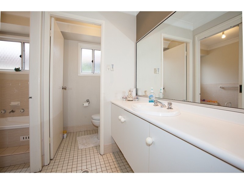 13 Gundagai Cr, Wakeley NSW 2176