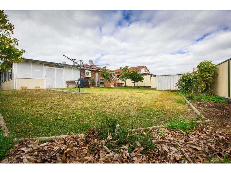 13 Gundagai Cr, Wakeley NSW 2176