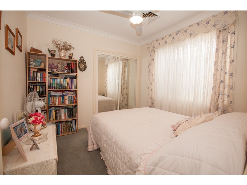 2/4 Norika Pl, Toongabbie NSW 2146