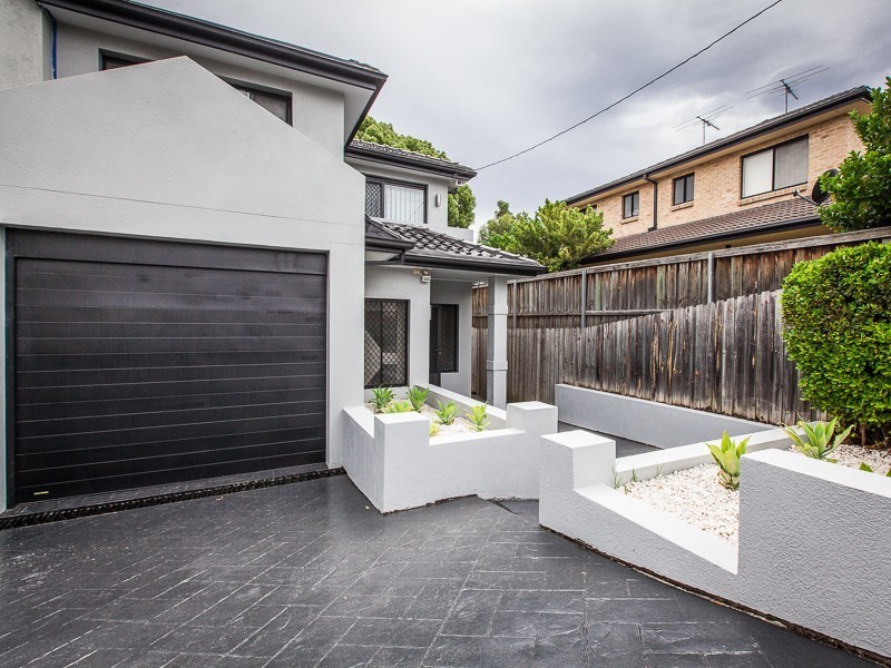 1 Lynette Crescent, South Wentworthville NSW 2145