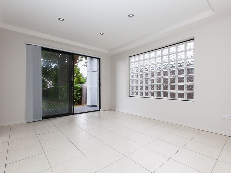 1 Lynette Crescent, South Wentworthville NSW 2145