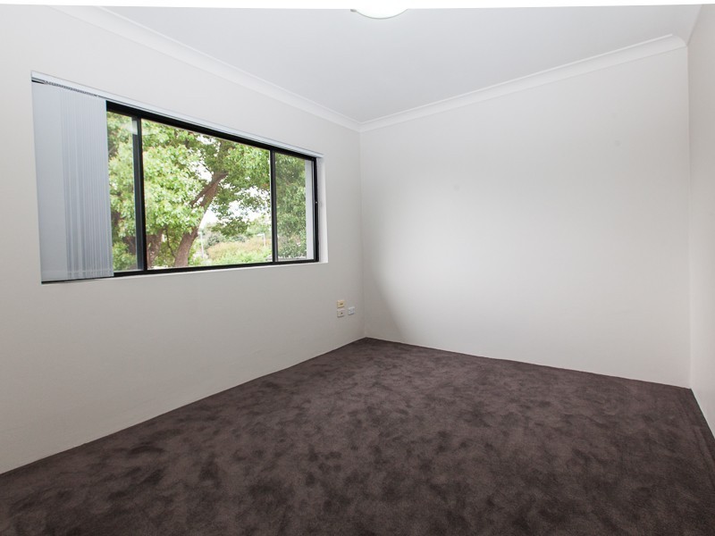 1 Lynette Crescent, South Wentworthville NSW 2145