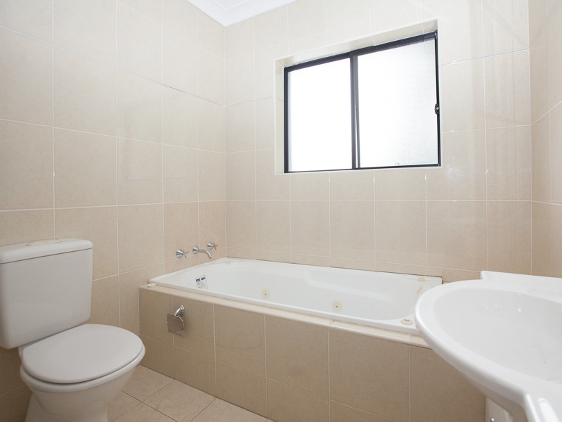 1 Lynette Crescent, South Wentworthville NSW 2145