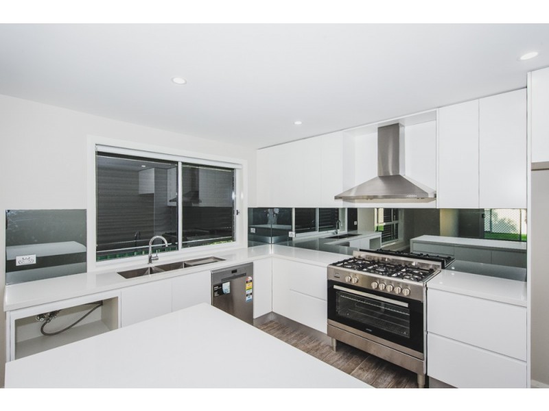 8C Tungarra Road, Girraween NSW 2145