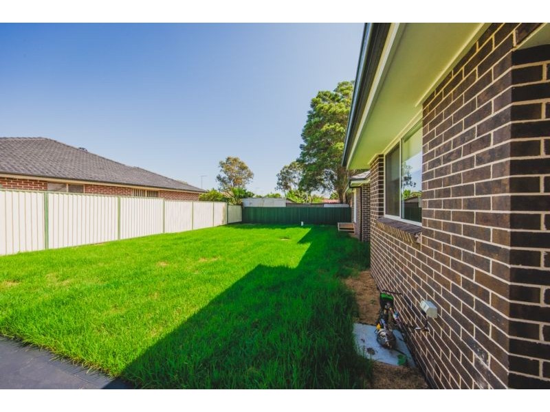 8C Tungarra Road, Girraween NSW 2145