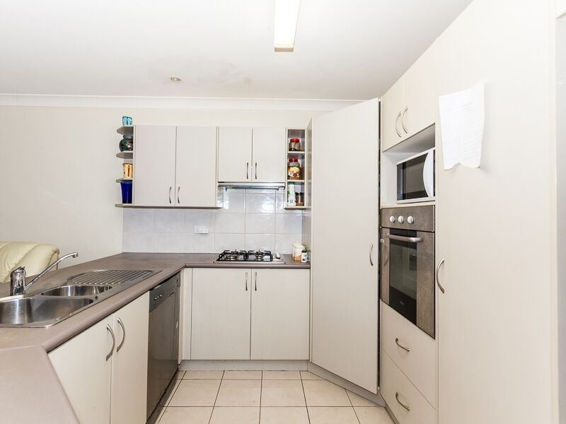 2 Fisher Crescent, Pendle Hill NSW 2145