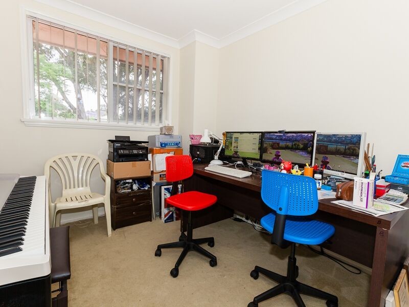 2 Fisher Crescent, Pendle Hill NSW 2145